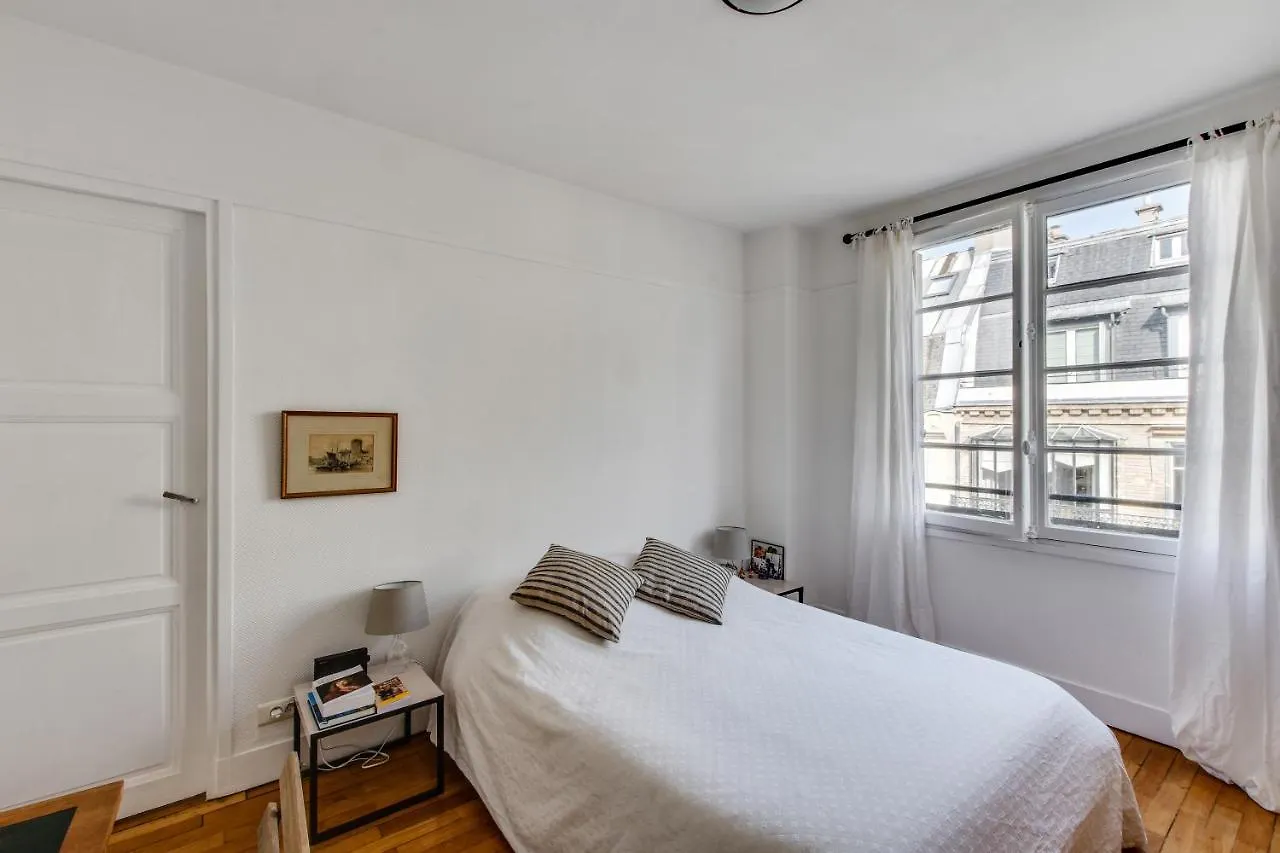 Design With Terrace By Weekome Appartement Parijs