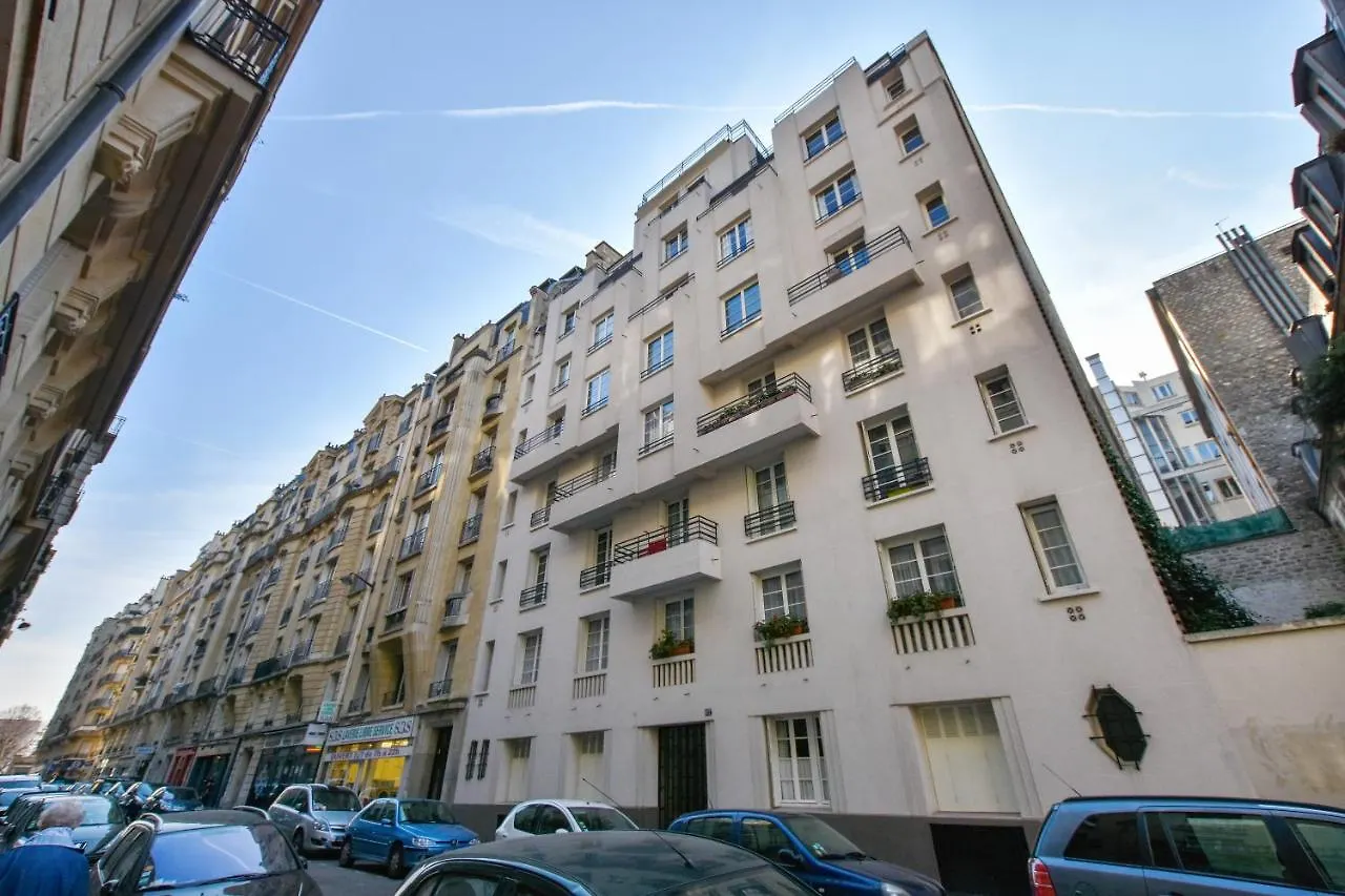 Design With Terrace By Weekome * Paris